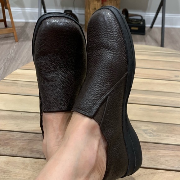 NEVER FORGET Brown leather, easy spirit, loafers shoes, size 7 1/2 - Picture 1 of 12